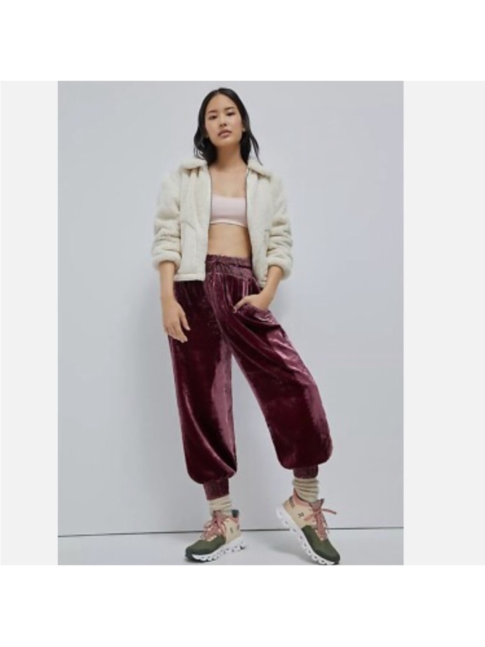 Anthropologie Gloria velvet Jogger Pants in Wine Relaxed Fit size MP.